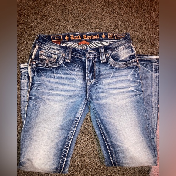 Woman’s rock revivals - Picture 2 of 3